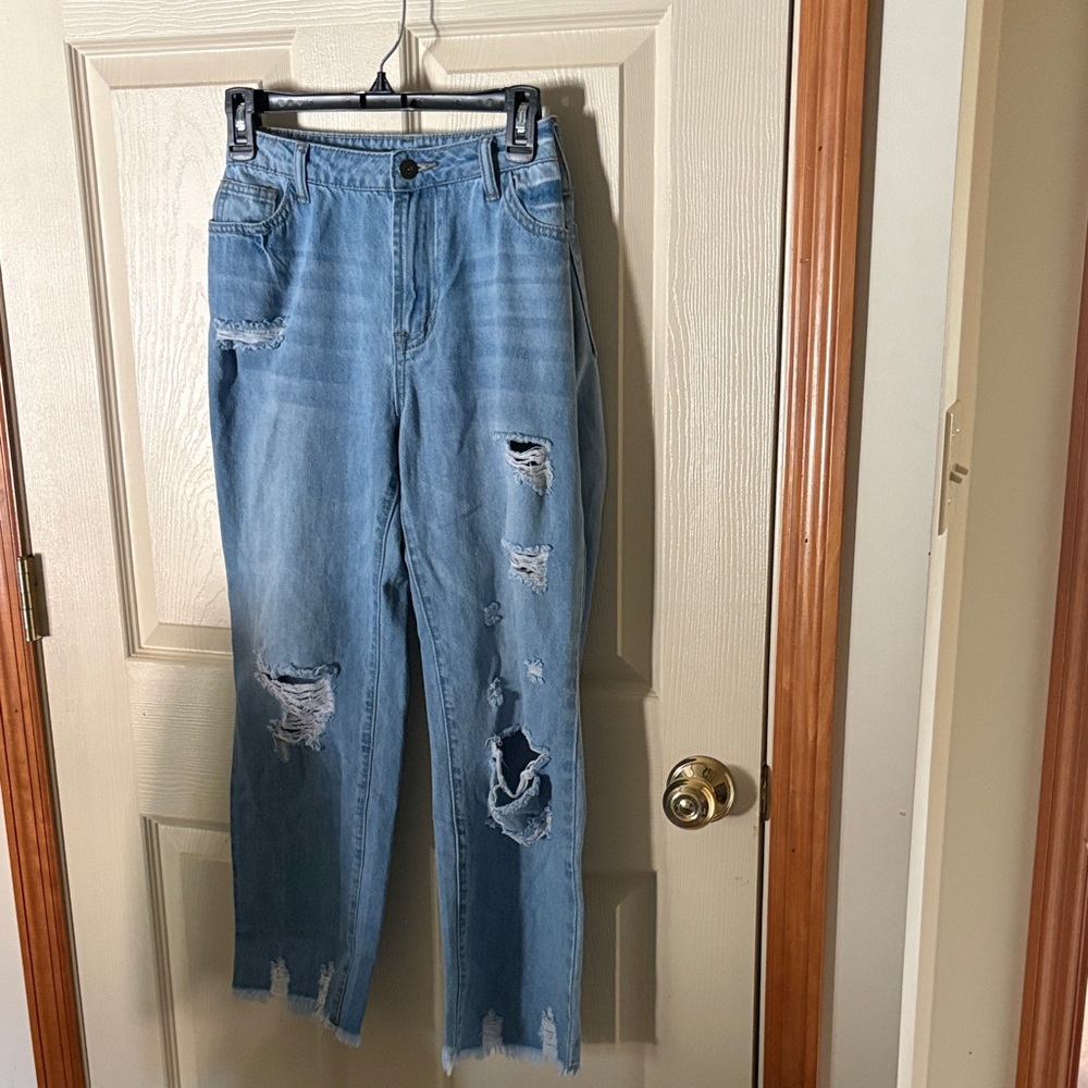 Light Wash Distressed Straight Leg Jeans - Women's Casual Fit